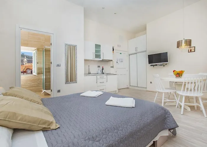 Lausion Apartments